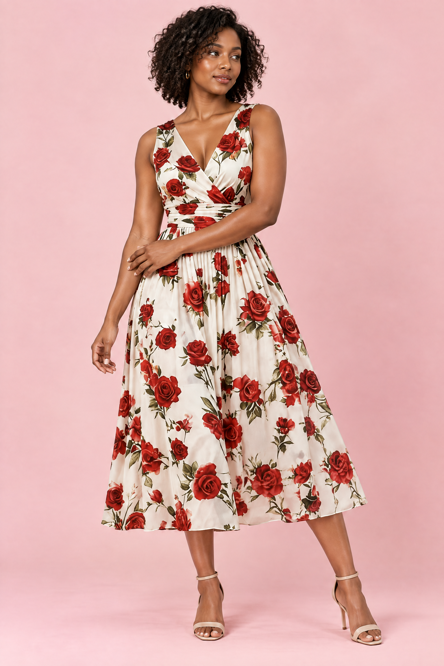 Robe midi rouge à imprimé de bouquets floraux, col carré et coupe trapèze | Porté sur une autre silhouette | Lounelle Paris