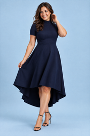 Robe midi asymétrique à col montant bleu marine | Porté sur une autre silhouette | Lounelle Paris