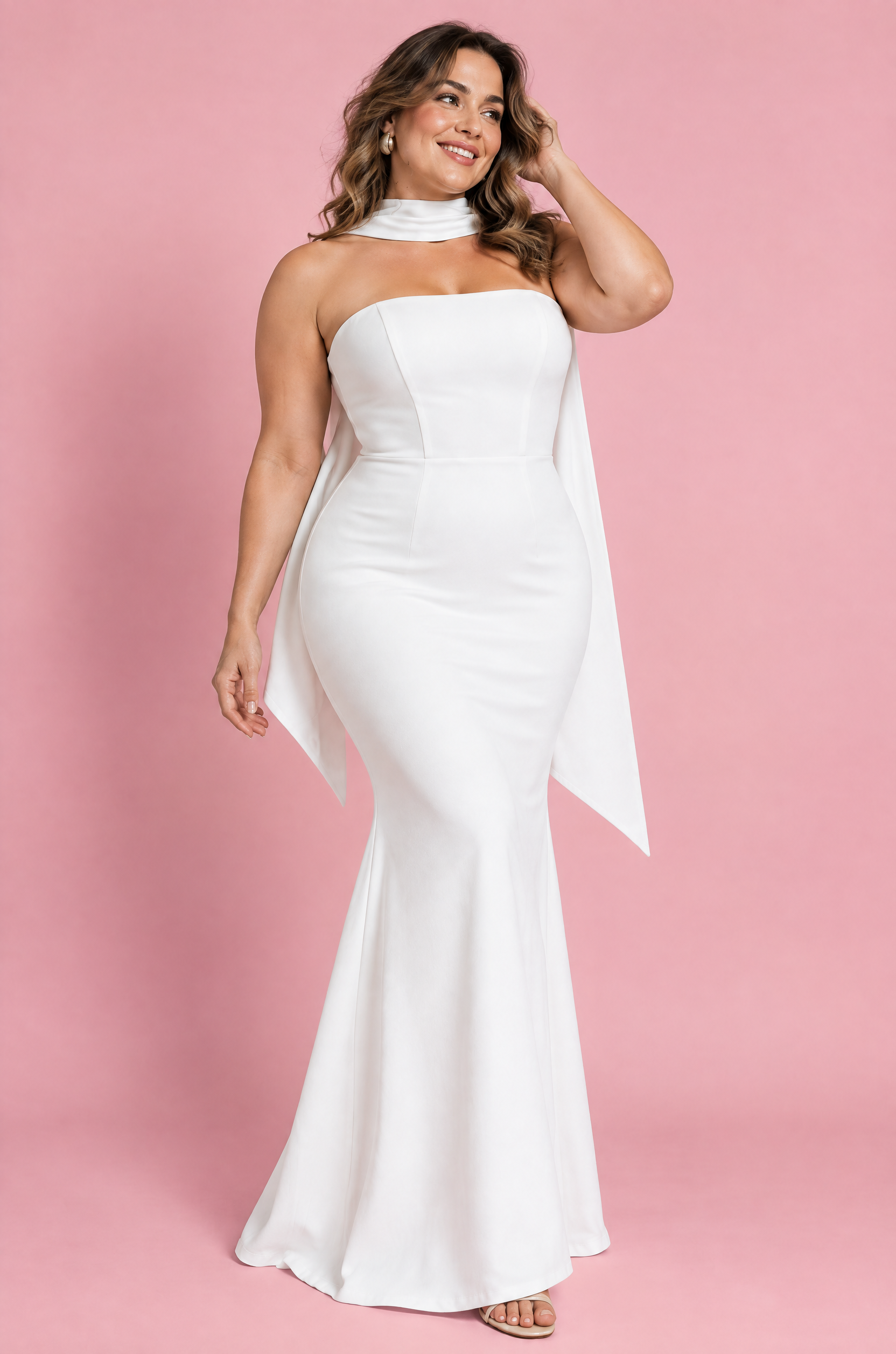 Robe longue blanche bustier bandeau à coupe sirène | Porté sur une silhouette plus ronde | Lounelle Paris