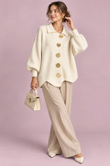 Oversize-Strickjacke mit Kragen in Creme