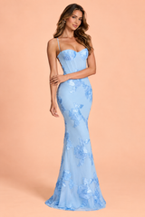 Blaues Maxikleid mit Blumenstickerei