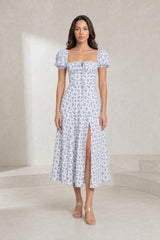 Robe bleue encolure carrée manches bouffantes