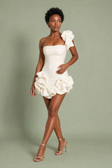 Asymmetrisches Bustier-Kleid mit Volants