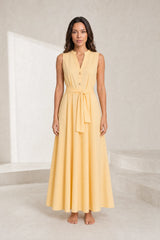 Robe jaune clair sans manches ceinturée