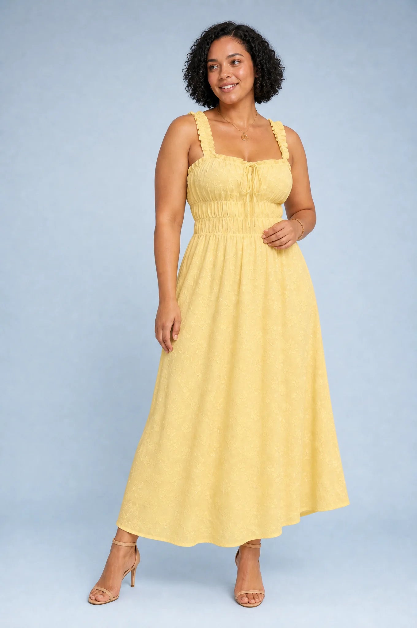 Robe jaune encolure carrée bretelles volantées | Porté sur une autre silhouette | Lounelle Paris