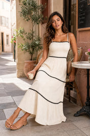 Robe longue abricot bretelles dos noué | Photo lifestyle | Lounelle Paris