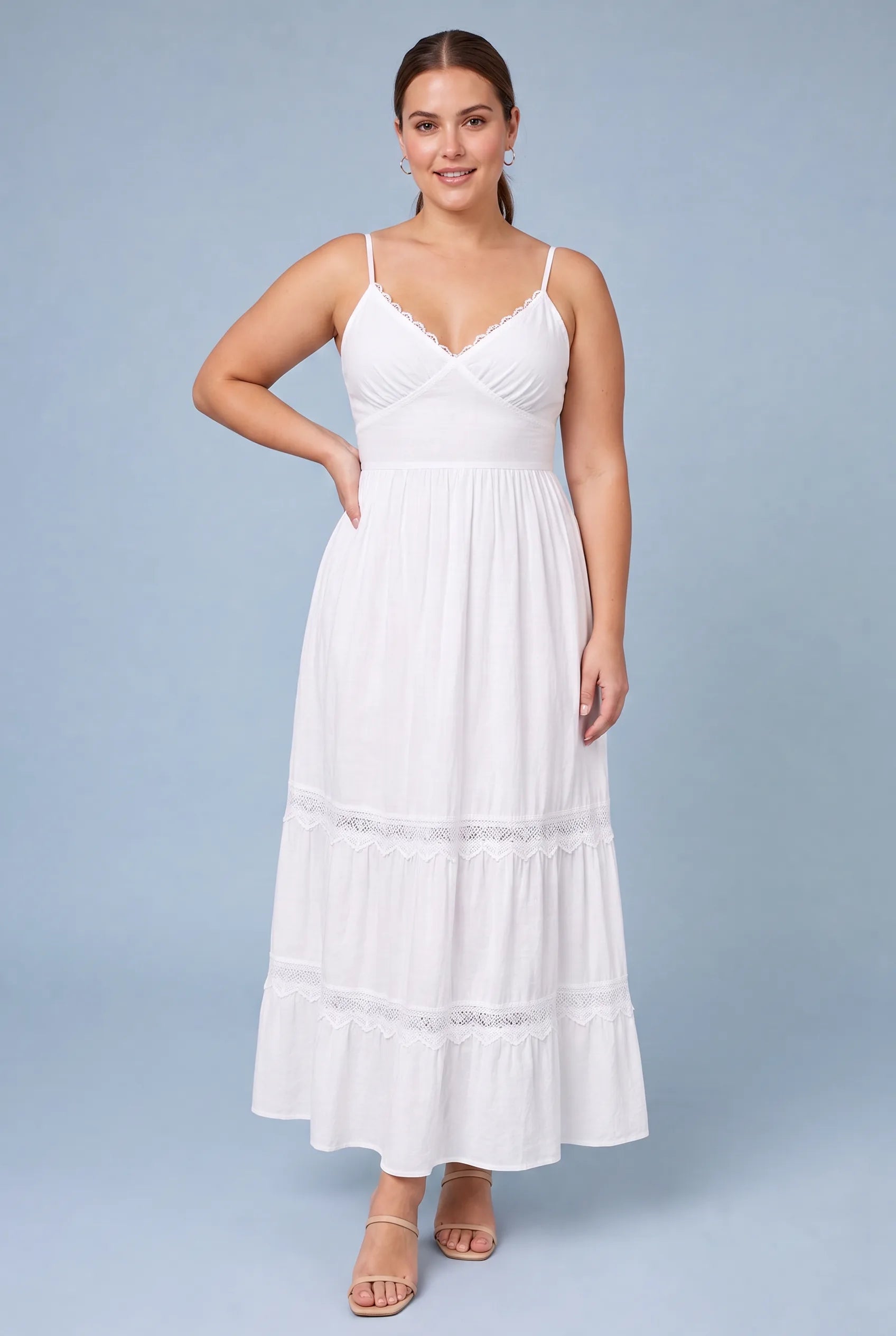 Robe longue blanche dos nu | Porté sur une silhouette plus ronde | Lounelle Paris
