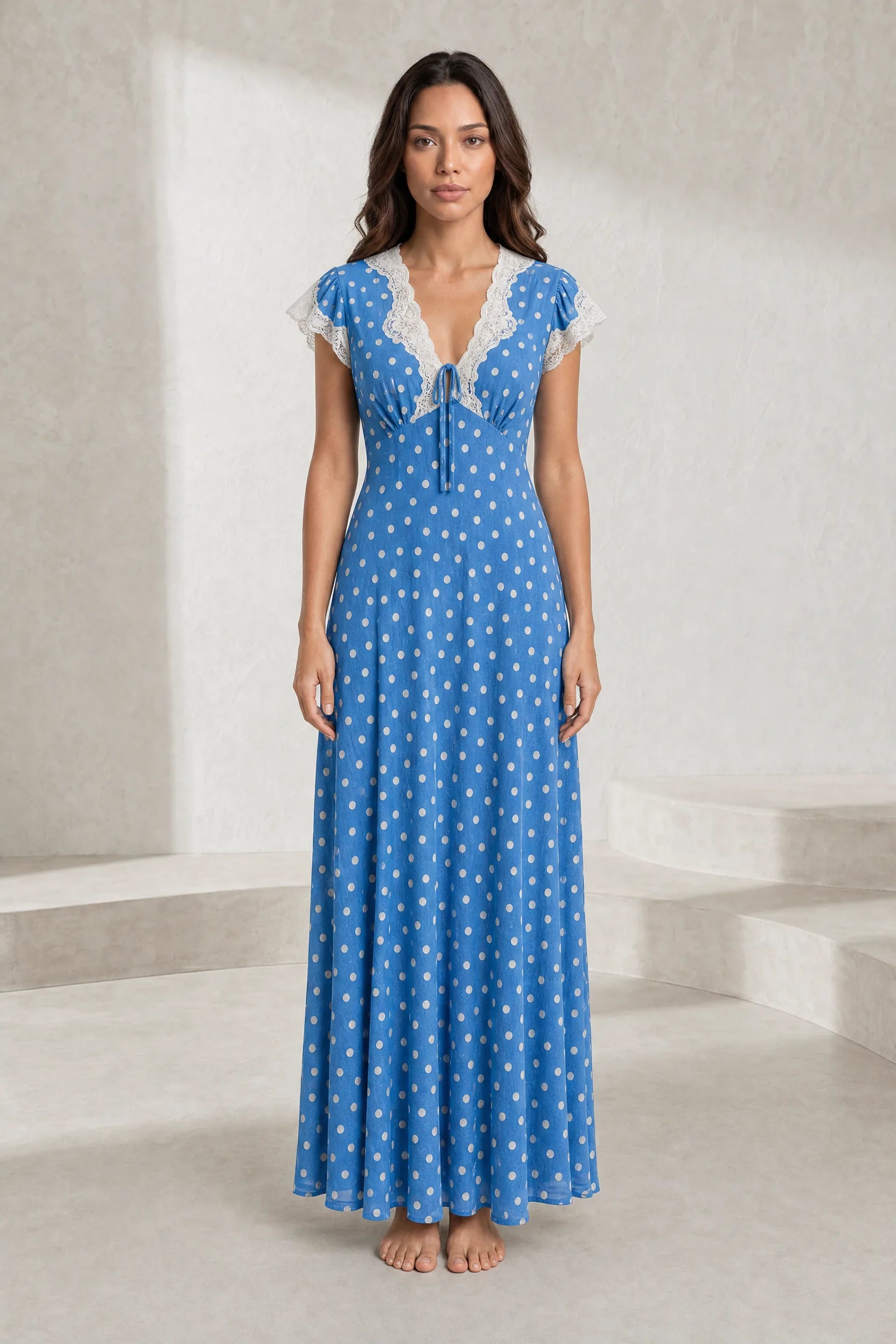 Robe longue bleue à pois col V | Lounelle Paris