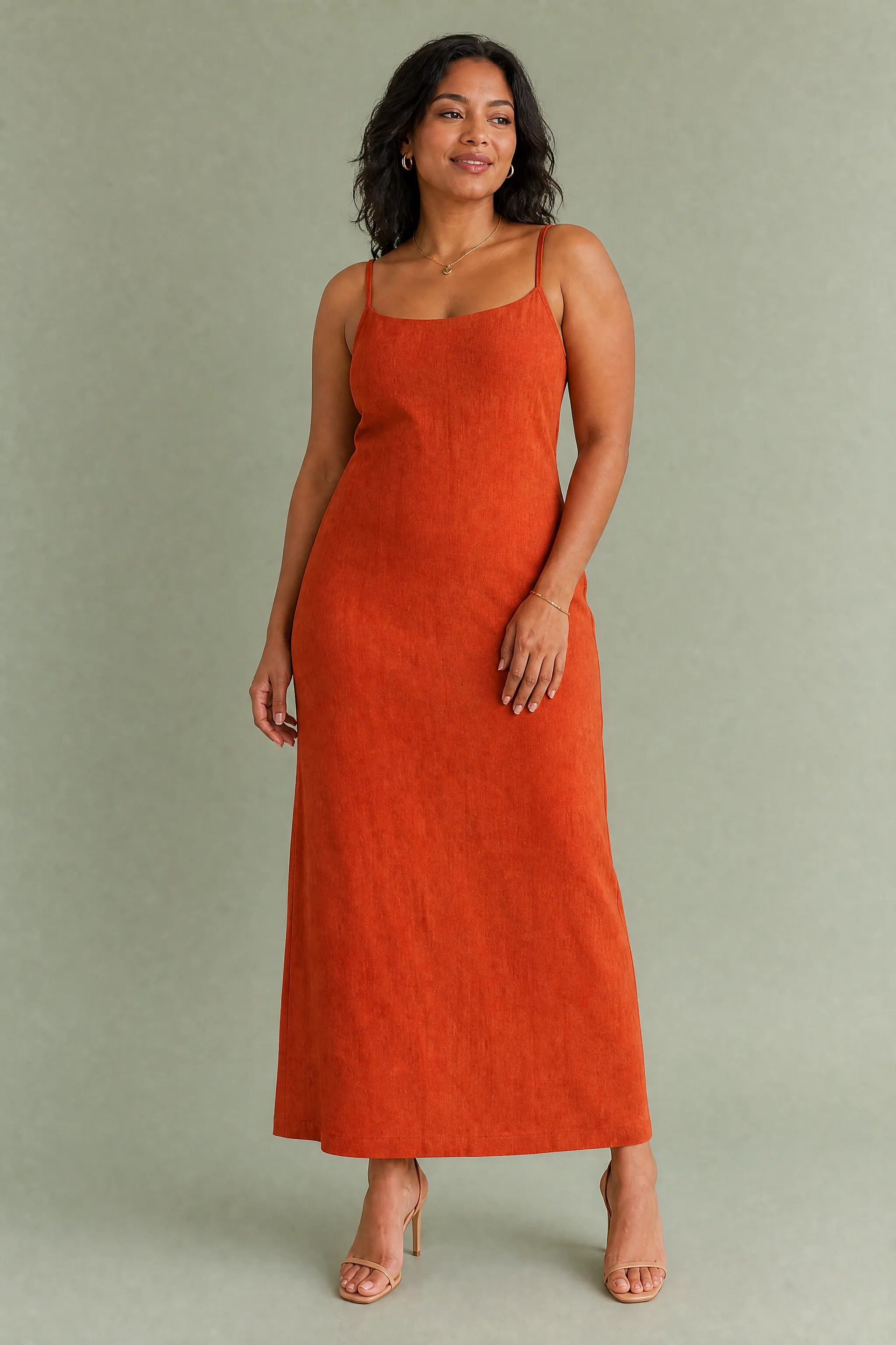 Robe longue bretelles encolure carrée | Porté sur une autre silhouette | Lounelle Paris