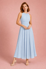 Fließendes langes Kleid mit drapierter Taille