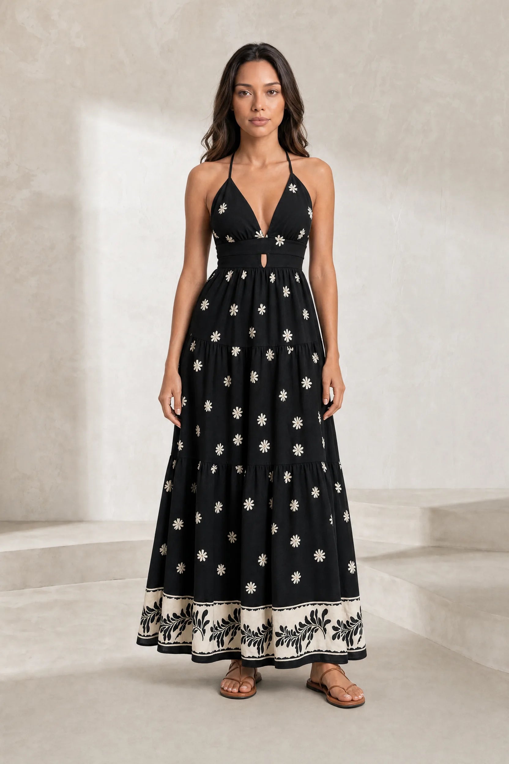 Robe longue noire fleurie dos nu | Lounelle Paris