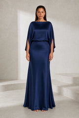 Robe longue satinée encolure bateau