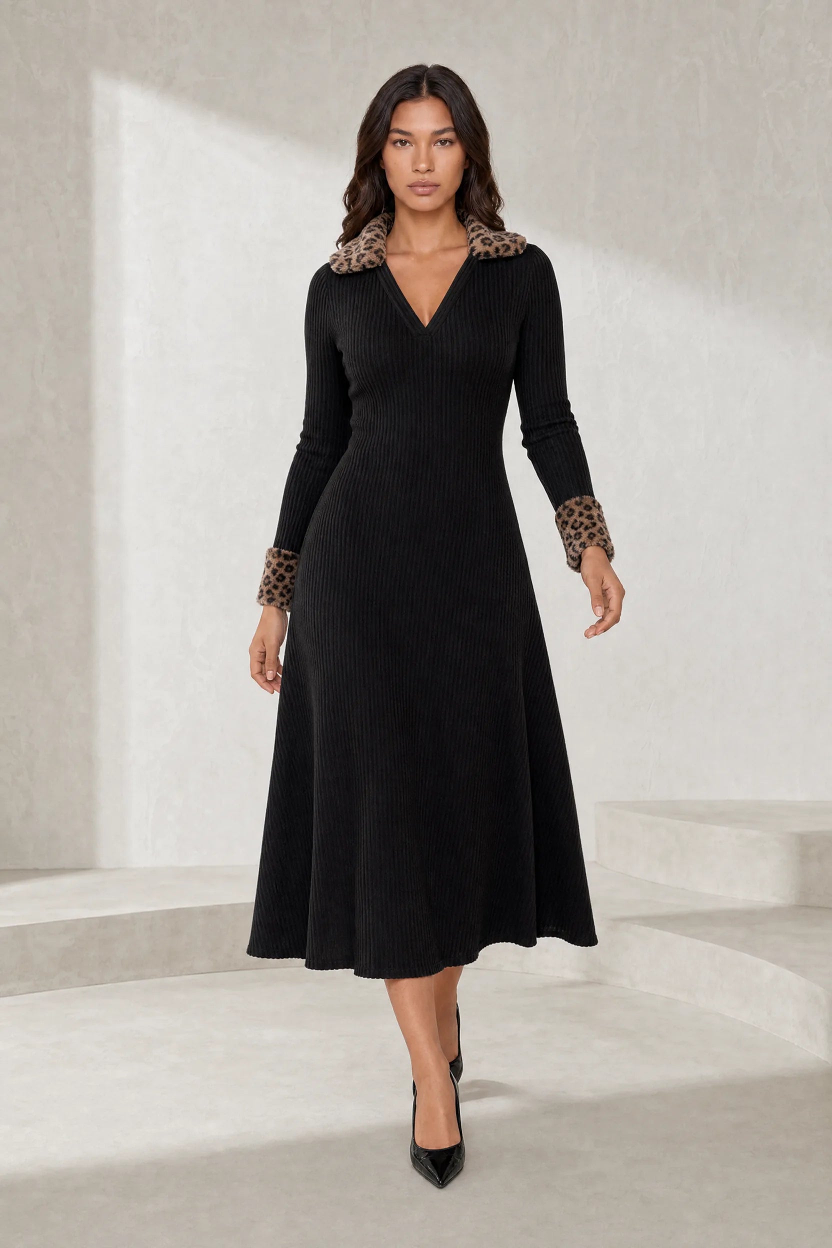 Robe noire col V léopard | Lounelle Paris